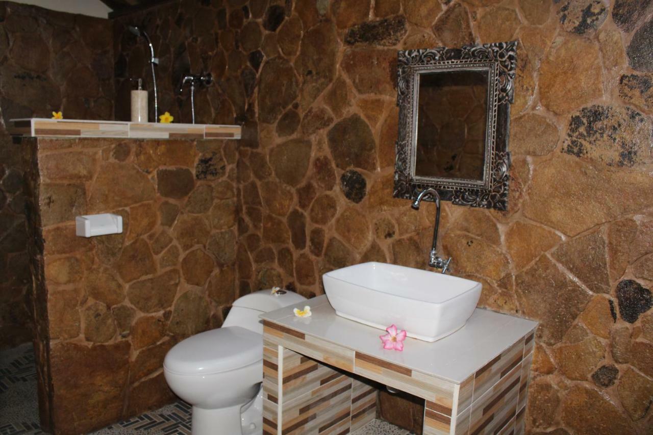 Bamboo Bali Hill Bungalows Amed Екстериор снимка