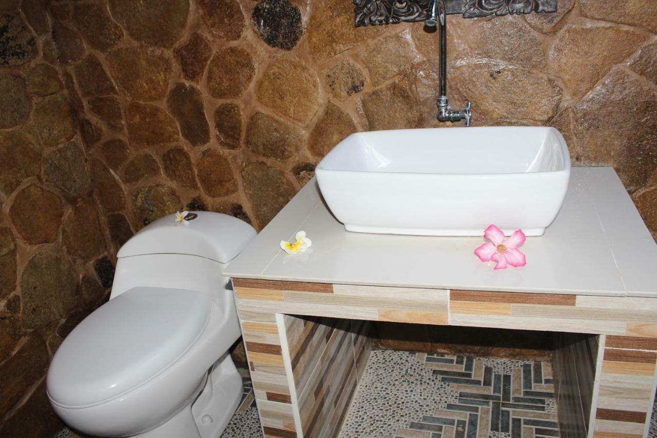 Bamboo Bali Hill Bungalows Amed Екстериор снимка