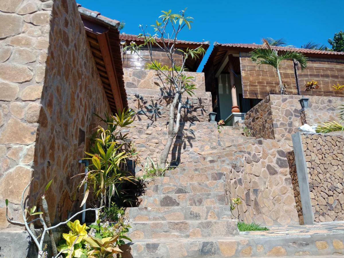 Bamboo Bali Hill Bungalows Amed Екстериор снимка