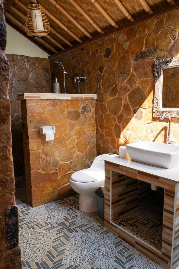 Bamboo Bali Hill Bungalows Amed Екстериор снимка