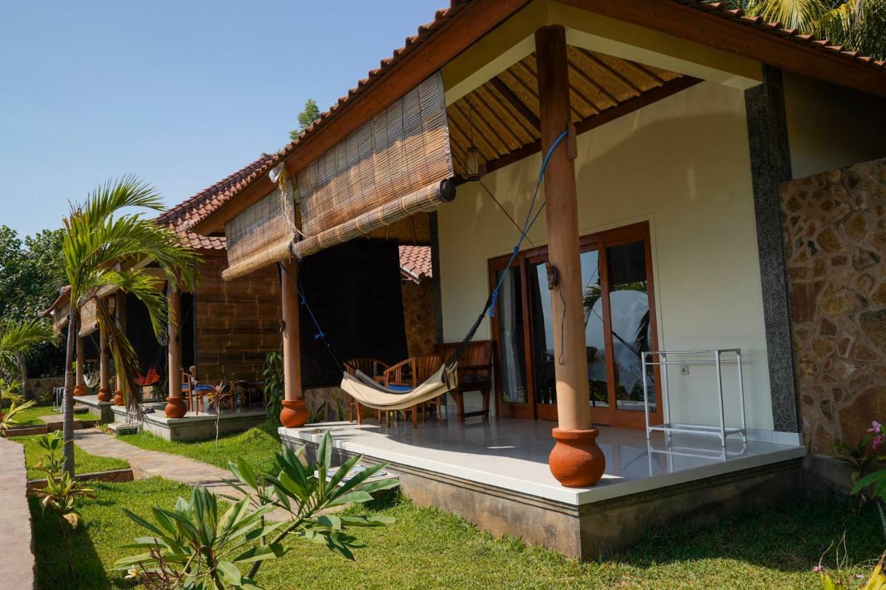 Bamboo Bali Hill Bungalows Amed Екстериор снимка